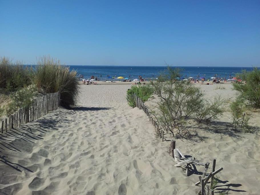 Superbe T2 Tout Confort 3 Etoiles, Entierement Renove Avec Piscine, Parking, Clim, Wifi, Netflix La Grande Motte Dış mekan fotoğraf