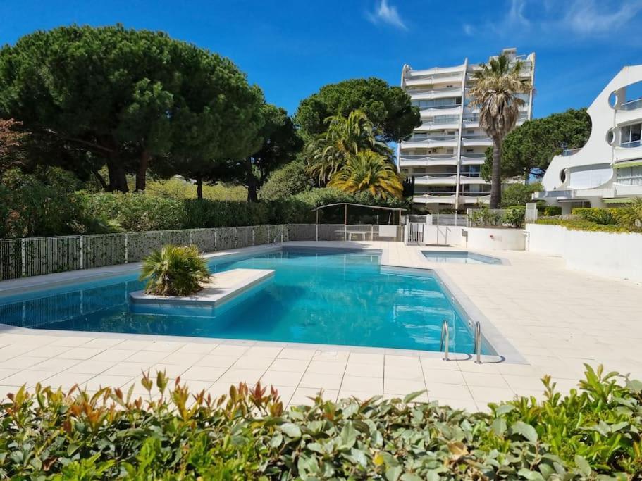 Superbe T2 Tout Confort 3 Etoiles, Entierement Renove Avec Piscine, Parking, Clim, Wifi, Netflix La Grande Motte Dış mekan fotoğraf