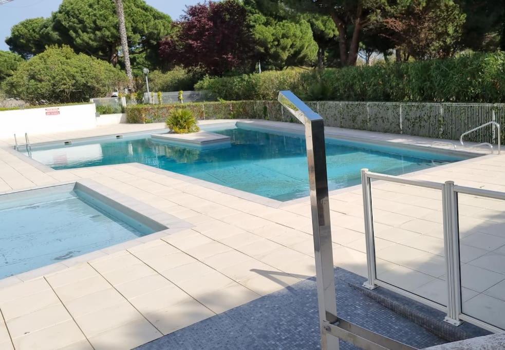 Superbe T2 Tout Confort 3 Etoiles, Entierement Renove Avec Piscine, Parking, Clim, Wifi, Netflix La Grande Motte Dış mekan fotoğraf
