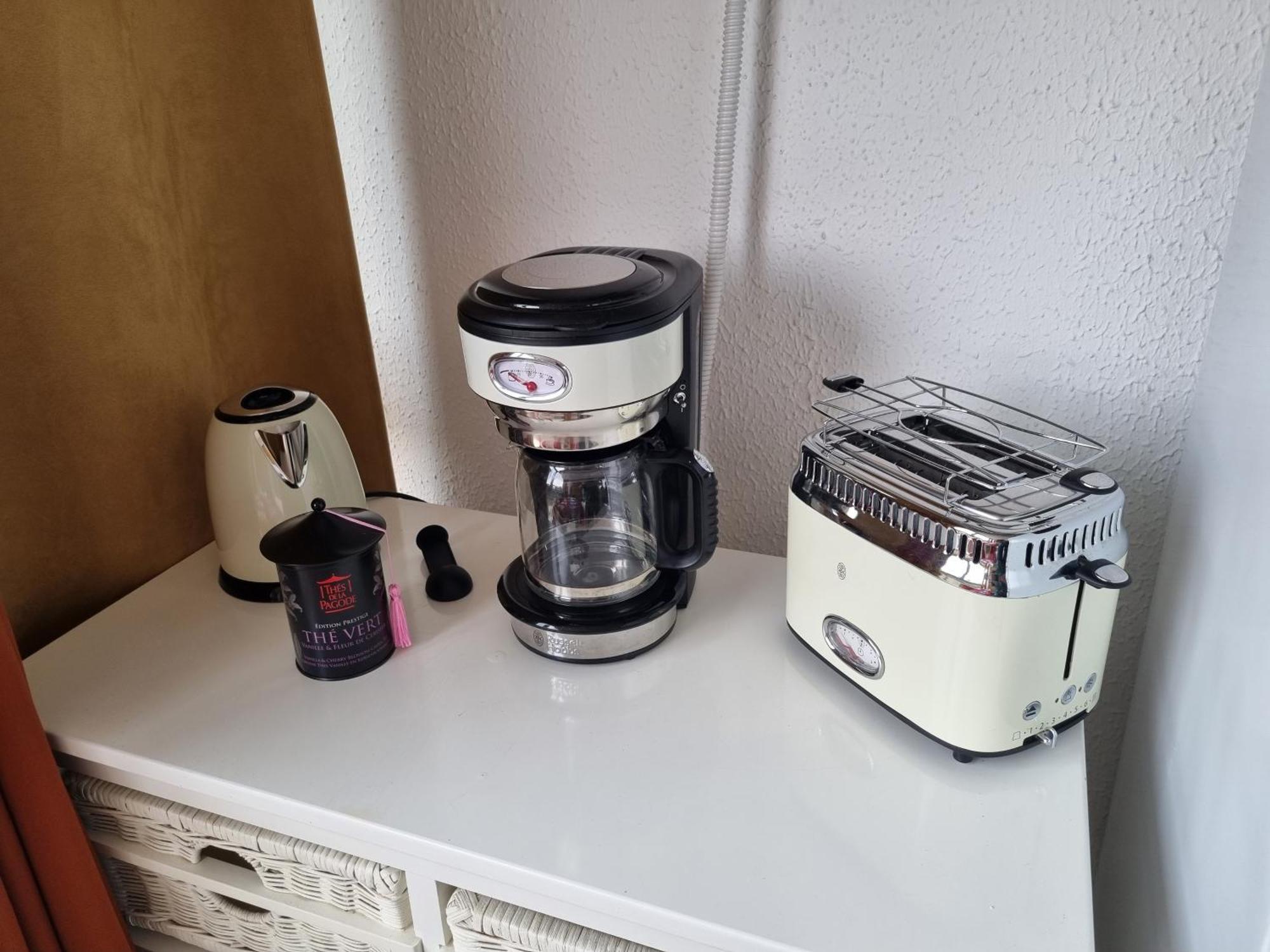 Superbe T2 Tout Confort 3 Etoiles, Entierement Renove Avec Piscine, Parking, Clim, Wifi, Netflix La Grande Motte Dış mekan fotoğraf